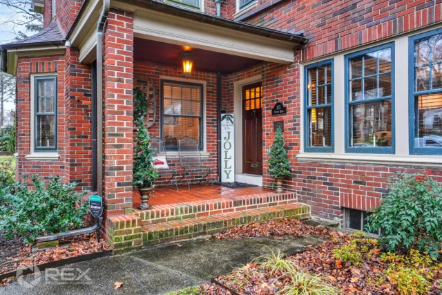 🏡✨ Classic Brick Colonial Charm ✨🏡

Set on a beautiful tree-lined street, this exceptional brick colonial is filled with timeless charm and character. Inlaid hardwood floors showcase true old-world craftsmanship, while copper gutters and downspouts add a distinctive touch.

This 4-bedroom, 2.5-bath home features two gas fireplaces, elegant crown molding, and stunning original stained-glass windows that sparkle in the natural sunlight. A truly special home! ✨

📍 185 Peyton Rd
🔑 Ron Rhodes
📸 Eric with REX Squad
🖥 realestateexposures.com

#BrickColonial #TimelessCharm #OldWorldCraftsmanship #StainedGlass #ClassicHome #dreamhomes