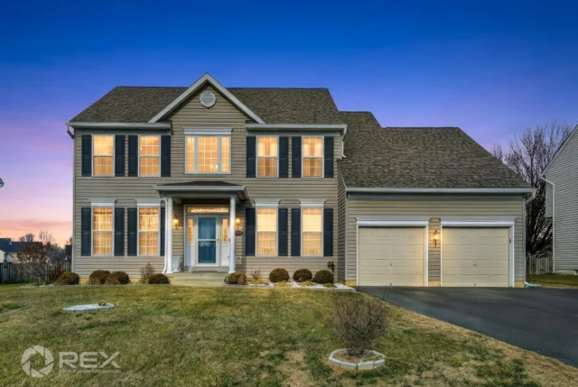 🏡✨ Coming Soon ✨🏡
Nestled in the prestigious Green Hill Manor, this exquisite Colonial home offers a harmonious blend of elegance and comfort. Featuring four spacious bedrooms and three and a half luxurious bathrooms, designed for both relaxation and entertaining.

#adamstownmd #colonialhome #comingsoon #digitaltwilightmagic #realestateexposures📷 

📍 5904 Union Ridge Dr
🔑 Carrie Wilburn 
📸 Todd with REX Squad
🖥 realestateexposures.com