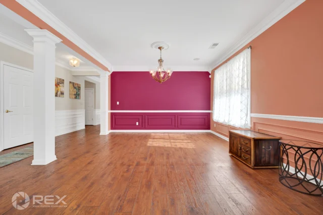 Generously sized sunny rooms waiting for it's next home owner!

📍 219 Wheatsheaf Ln
🔑 Maria Horton with Berkshire Hathaway
📷 Lance with REX Squad

#delawarerealestate #smyrnadelaware  #homeforsale #realestatephotography