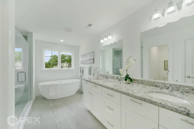 This stunning home built by established Local Builder offers over 4500 impressive square feet of beautifully designed living space! Love the open and bright spaces!

📍 109 Knightsbridge Rd
🔑 Kathy Melcher
📸 Nick with REX Squad
🖥 realestateexposures.com

#realestateexposures #DelawareHomesforSale #newconstruction #openfloorplanhomes #realestatephotographer