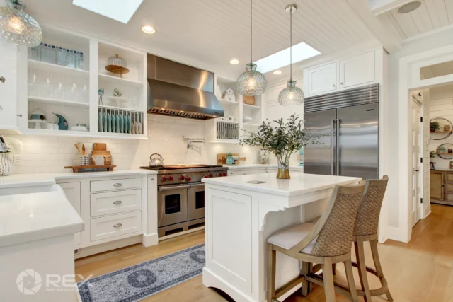 🏡 Lakefront Living at Its Finest! This exceptional Lake Heritage home offers timeless quality, an open floor plan, 3 bedrooms and 3.5 baths, plus a full apartment over the garage for added flexibility. Enjoy breathtaking waterfront views from the heated saltwater pool, then head to the covered boathouse and private dock with two boat lifts for the ultimate lakeside lifestyle.

📍 67 Heritage Dr
🔑  Holly Purdy
📸  Jerry with REX Squad

#Pending! #LakeHeritage #LakefrontLiving #WaterfrontHome #LuxuryLiving #DreamHome #SaltwaterPool #BoatingLife #HomeForSale #RealEstatePhotography