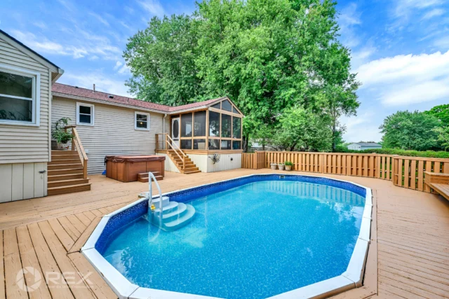 🏡 Just Listed! Nestled in the rolling countryside of western Howard County, this beautifully maintained home offers the perfect blend of peaceful living, modern updates, and everyday convenience. Lovingly cared for by the same owners for over 25 years, this move-in-ready property is a true testament to pride of ownership.

📍 16555 Old Frederick Rd
🔑  Ben Love
📸  Randy with REX Squad

#JustListed #HowardCounty #DreamHome #CountryLiving #MoveInReady #HomeForSale #RealEstate #RealEstatePhotography #HouseHunting