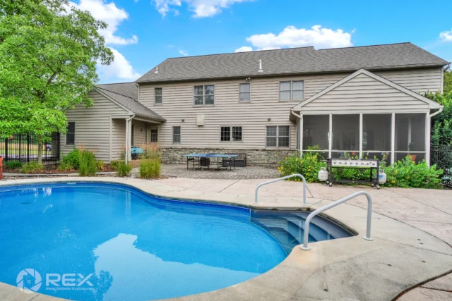🏡 Pending! Set on 6.10 beautiful acres, this exceptional property offers quality craftsmanship, spacious living, and outstanding outdoor amenities. From the impressive two-story foyer with soaring ceilings and hardwood floors to the peaceful setting, it's easy to see why this one is already under contract!

📍 2793 Westwind Ln
🔑  Ross Stanard
📸  Eric with REX Squad

#Pending #JustPending #DreamHome #Acreage #LuxuryLiving #HomeForSale #RealEstate #RealEstatePhotography #CountryLiving