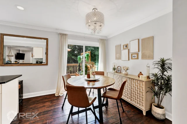 🎉 Pending! This beautifully updated home blends thoughtful improvements with timeless charm and modern finishes. Featuring hardwood floors, detailed crown molding, recessed lighting, abundant natural light, and an updated kitchen that flows beautifully into the dining area—perfect for comfortable living and entertaining! 🏡✨

#Pending #UpdatedHome #HardwoodFloors #UpdatedKitchen #HomeHighlights #DreamHome #RealEstatePhotography #RealEstate

📍 3177 Hidden Ridge Terrace
🔑  Alivia Heath
📸  Randy with REX Squad