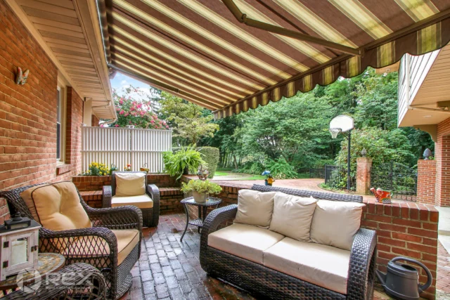 ✨ Westminster, MD | More Than Meets the Eye! ✨

This distinctive brick expanded rancher offers approximately 4,073 sq ft of living and entertaining space, featuring 4 bedrooms, 5 full baths, a spacious second-story primary suite, and multiple living areas. Built in 1961, this unique home is filled with character and surprising space f#realestatephotography 

📍 315 Mary Ave
🔑  Paul Hudson
📸  Jerry

#WestminsterMD #BrickRancher #ExpandedRanch #PrimarySuite #SpaciousHome #HomeHighlights #DreamHome #RealEstatePhotography