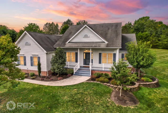 ✨ Your private retreat in Gettysburg awaits! 🏡

Perched atop a hill on a quiet cul-de-sac, 171 Hunters Trail offers peaceful surroundings, one-level living, and plenty of space to relax. Enjoy a cozy fireplace, spacious primary suite, quartz kitchen with newer appliances, office, and inviting front porch and back deck—this one is ready to welcome you home!

📍 171 Hunters Trail
🔑  Linda Williams- ReMax
📸  Jerry

#GettysburgPA #ForSale #OneLevelLiving #PrivateRetreat #DreamHome #PrimarySuite #OutdoorLiving #HomeForSale #RealEstatePhotography