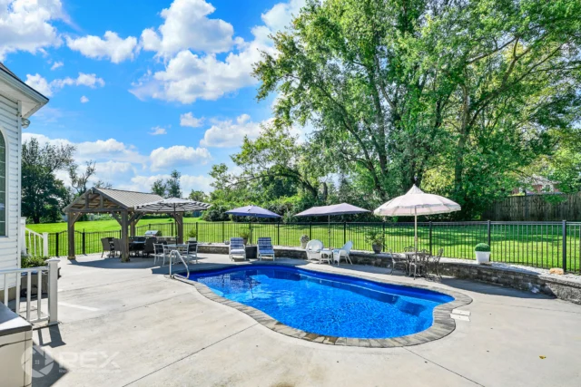 🎉 Pending Sale! | Owings Mills, MD 🏡

Lovingly maintained and thoughtfully designed, this home offers comfortable main-level living, spacious interiors, inviting outdoor spaces, and plenty of room for guests. A wonderful place to call home for years to come! ✨ 

📍 10405 Lyons Mill Rd
🔑  Randi Lynn with Compass
📸  Randy

#PendingSale #OwingsMillsMD #HomeSweetHome #MainLevelLiving #DreamHome #RealEstatePhotography #RealEstate